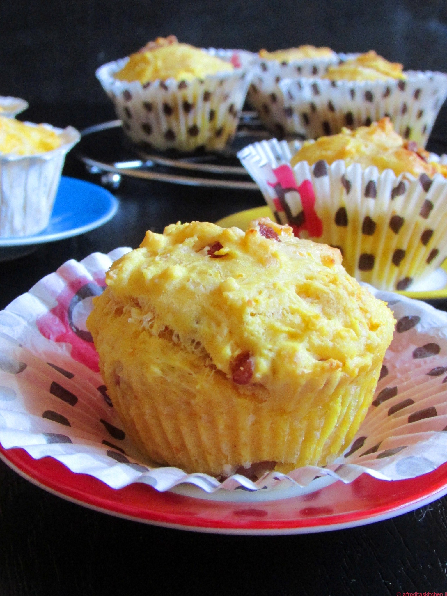 Muffins salati alla zucca con pancetta, pepe nero ed erba ...