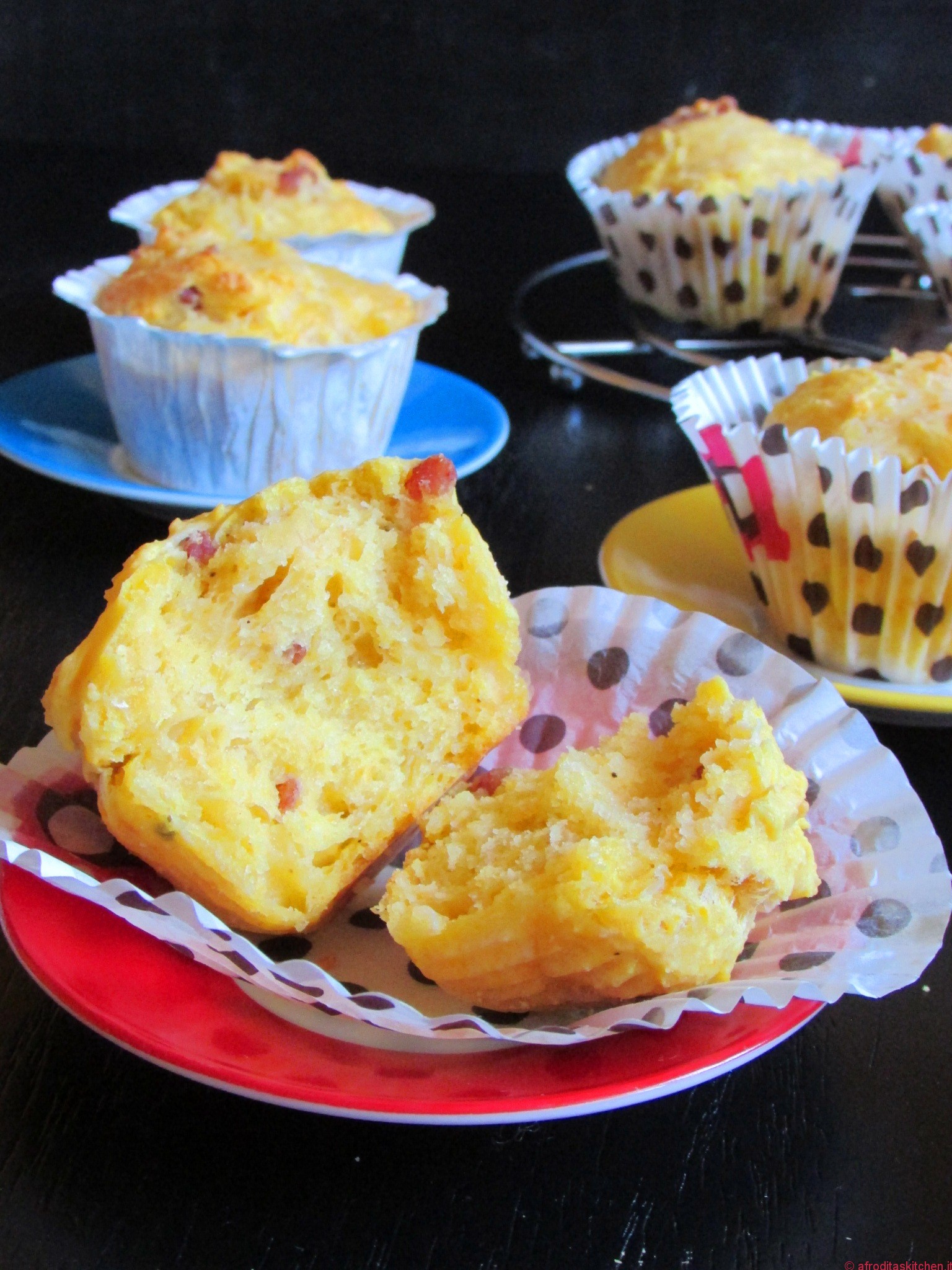 Muffins salati alla zucca con pancetta, pepe nero ed erba ...