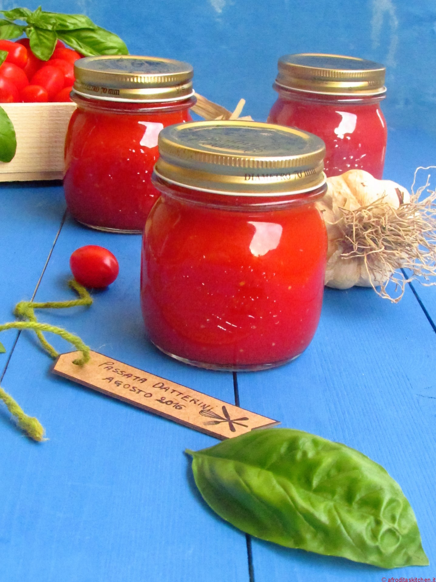 Passata di pomodori datterini