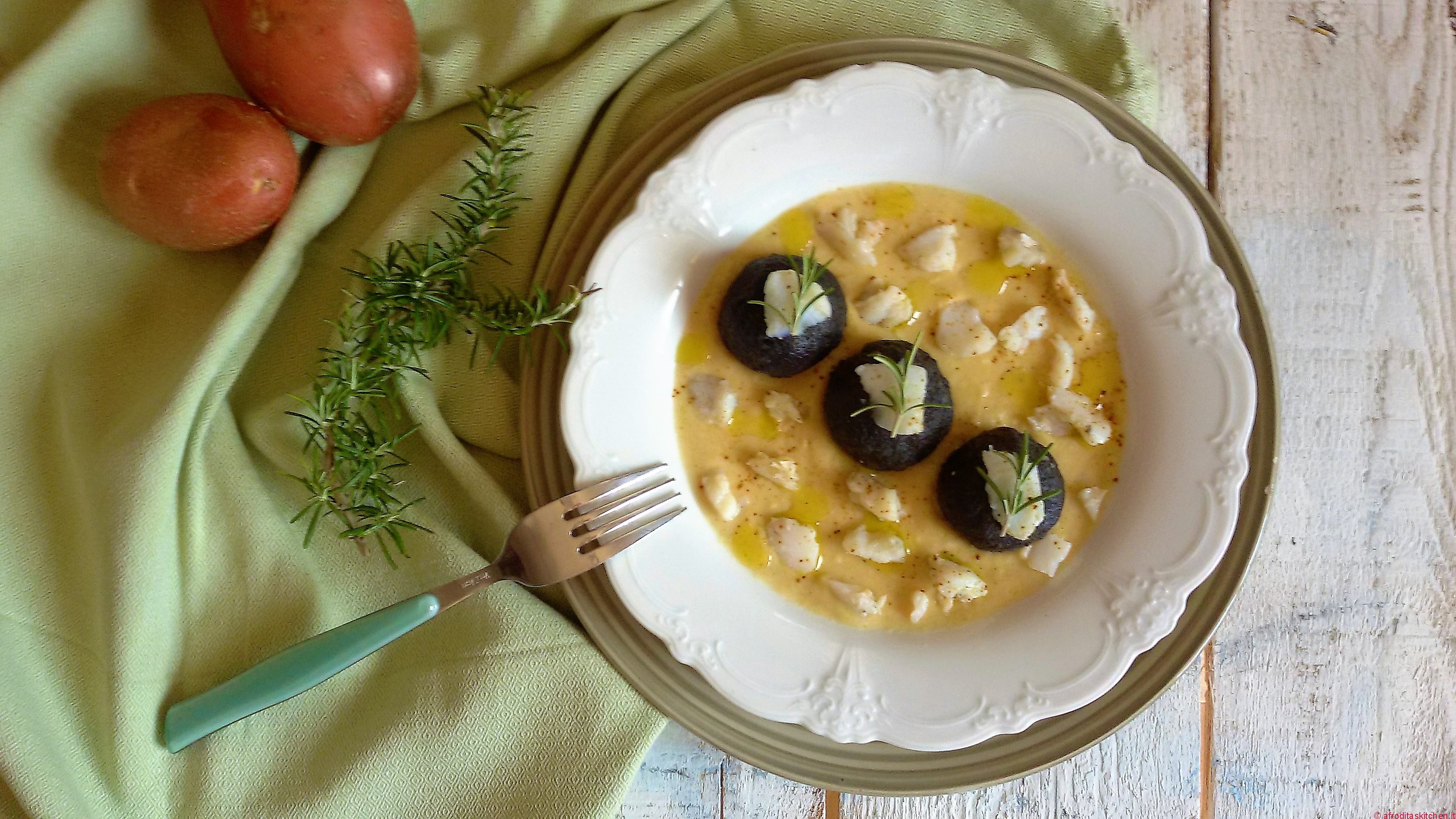 Gnocchi al nero di seppia ripieni di baccalà